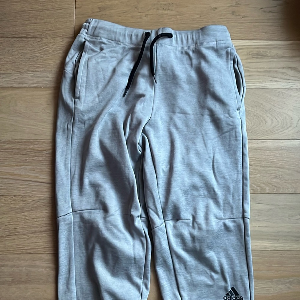 Adidas grey sweatpants perfect condition